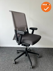 Haworth Comforto 59 - Grijs netweave en antracietgrijze zitting - Zwart voetkruis