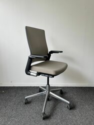 Ahrend 2020 Verta bureaustoel - refurbished - Beige stoffering  - medium rug - chrome voetkruis 