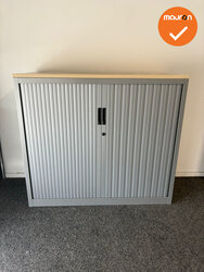 Roldeurkast -105x120x47cm - Zilvergrijs met zilvergrijze deuren - Ahorn topblad