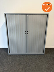 Gispen Roldeurkast - 135x120x47cm - Zilvergrijs met zilvergrijze roldeuren - grijs eiken topblad