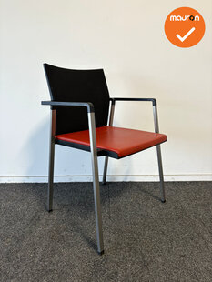 Giersberger vergaderstoel - Rood bestaand kunstleren zitting met netweave rug