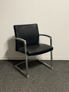 Kembo Thema - Stoel - Zwart leer met chroom/grijs onderstel