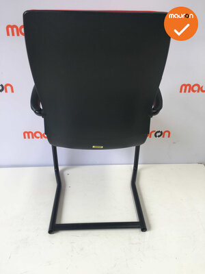 Ahrend 230 refurbished - Kleur frame naar keuze - Nieuwe stoffering in Felrood