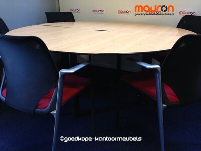Ahrend vergadertafel - rond - 180cm - 6-8 pers. - Beuken