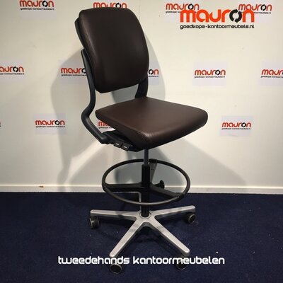 Ahrend 230 - baliestoel - extra hoog - Bruin leer - NIEUW