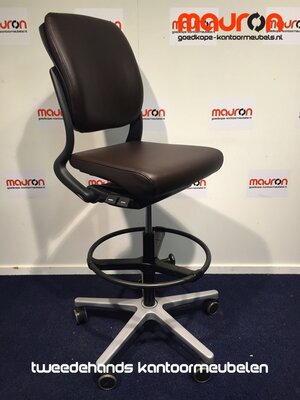 Ahrend 230 - baliestoel - extra hoog - Bruin leer - NIEUW