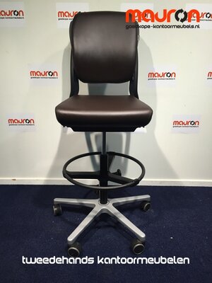 Ahrend 230 - baliestoel - extra hoog - Bruin leer - NIEUW