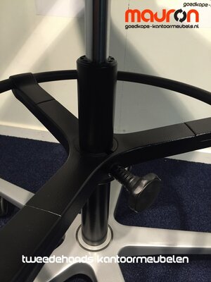 Ahrend 230 - baliestoel - extra hoog - Bruin leer - NIEUW