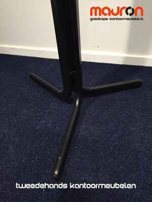 Staande kapstok - driekhoek - zwart metaal - 160cm
