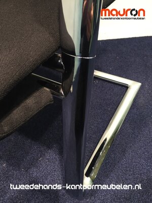 Vergaderstoel - Ahrend - A350 - Medium chrome frame - nieuwe zwarte stoffering