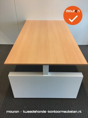 Ahrend bureau - 180x100cm - Four-Two - Wild peren - hout
