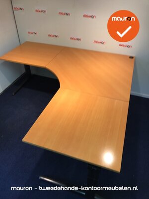 Ahrend hoekbureau - 200x200cm - Beuken - hout