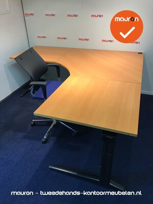 Ahrend hoekbureau - 200x200cm - Beuken - hout