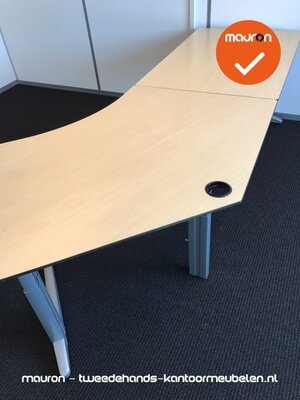 Ahrend hoekbureau - 256x113cm - Ahorn volkern