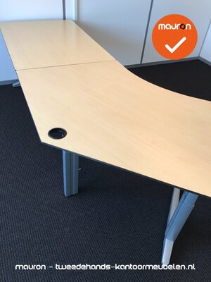 Ahrend hoekbureau - 256x113cm - Ahorn volkern