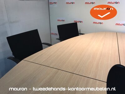 Ahrend 500 vergadertafel - 320 x 160cm - Ovaal - Grijs eiken