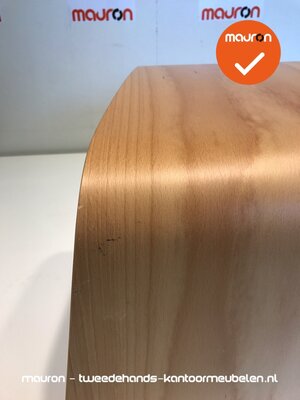 Ahrend 601 designkruk - klein dicht model - gelakt hout