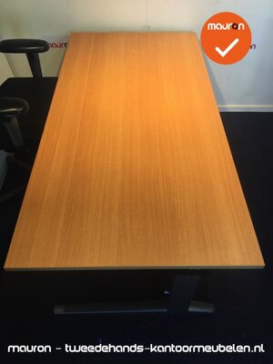 Ahrend bureau - 180x80cm - Beuken - hout - Essa