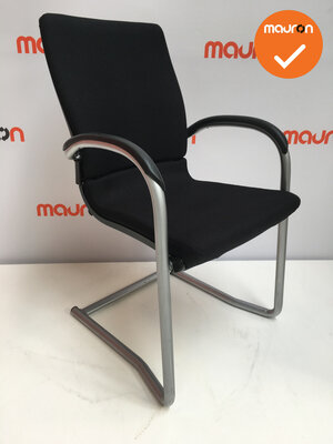 Ahrend 230 - Nieuwe stoffering - Zilvergrijs frame
