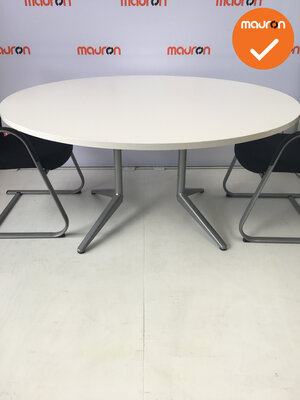 Ahrend vergadertafel - rond - wit hout - 150cm - zilvergrijs onderstel