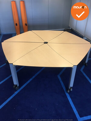 Ahrend vergadertafel - Ahorn - Wielen - Zilvergrijs onderstel