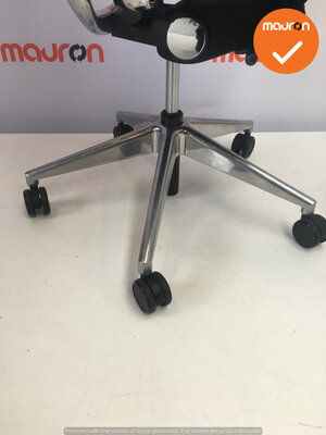 Grahl - Xenium - Rode stoffering - gepolijst aluminium voetkruis