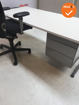 Ahrend Slinger Werkplek - Inclusief ladeblok en bureaustoel - 180x80 - Wit - Zilvergrijs 500