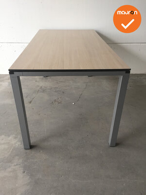 Ahrend vergadertafel - 160x80cm - Grijs eiken - 4 poots - Zilvergrijs frame