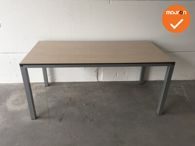 Ahrend vergadertafel - 160x80cm - Grijs eiken - 4 poots - Zilvergrijs frame