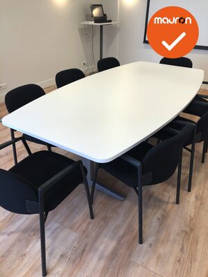 Ahrend vergaderset - 240x120cm - Wit (nieuw blad) - Inclusief 8 nieuw gestoffeerde 320 vergaderstoelen