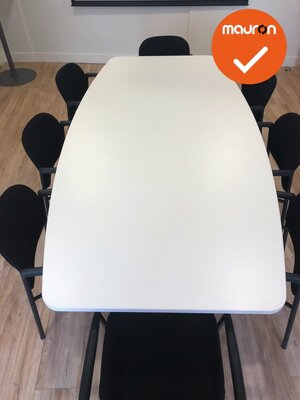 Ahrend vergaderset - 240x120cm - Wit (nieuw blad) - Inclusief 8 nieuw gestoffeerde 320 vergaderstoelen