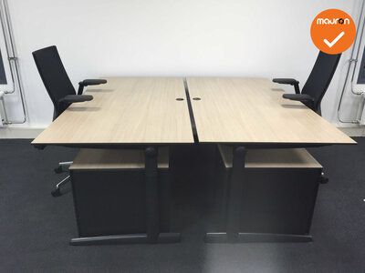 Ahrend bureau - 180x90 cm - Grijs Eiken - volkern - 500 - Kleur poot naar keuze
