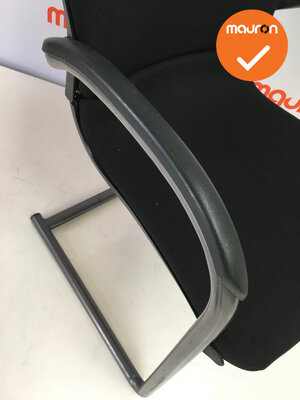 Ahrend 230 - Antraciet frame - Nieuwe stoffering in kleur naar keuze