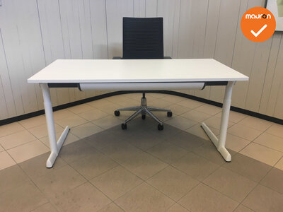Ahrend 500 bureau - 180x80cm - wit - melamine - refurbished