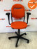 Ahrend 220 - 3D - Nieuwe oranje stoffering - Zwart voetkruis