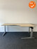 Ahrend hoekbureau - 200x120cm - Ahorn - volkern - Rechts - Essa - Zilvergrijs onderstel