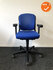 Ahrend 230 bureaustoel - refurbished - medium rug - Bestaande donker blauwe stoffering - kleur voetkruis naar keuze
