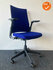 Ahrend 2020 bureaustoel - refurbished - donkerblauwe stoffering - inclusief lendesteun - hoge rug - zwart voetkruis