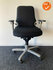 Haworth Comforto 77 bureaustoel - refurbished - medium rug - nieuwe stoffering in kleur naar keuze - grijs voetkruis