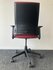 Ahrend 2020 bureaustoel - refurbished - rode stoffering - inclusief lendesteun - hoge rug - zwart voetkruis