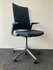 Ahrend 2020 bureaustoel - refurbished - blauwe stoffering - inclusief lendesteun - hoge rug - chroom voetkruis