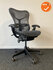 Herman Miller - Mirra - Graphite - Blauwe rugleuning - Zwart voetkruis