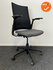 Ahrend 2020 bureaustoel - refurbished - Antracietgrijze stoffering - inclusief lendesteun - hoge netweave rug - kunststof voetkruis - Inclusief lendesteun