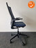 Ahrend 2020 bureaustoel - refurbished - Donkerblauwe stoffering - inclusief lendesteun - hoge netweave rug - voetkruis naar keuze - Inclusief lendesteun