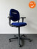 Ahrend 220 bureaustoel - 3D - bestaande donkerblauwe stoffering- zwart voetkruis