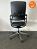 Grahl Xenium Classic bureaustoel - Classic - refurbished - Zwarte stoffering met grijze zijkant zitting - chroom voetkruis - zwarte rugbeugels