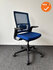 Ahrend 2020 verta bureaustoel - refurbished - blauwe stoffering - blauw netweave - inclusief lendesteun - medium rug - zwart voetkruis