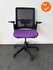Ahrend 2020 verta bureaustoel - refurbished - Paarse stoffering - zwart netweave - inclusief lendesteun - medium rug - zwart voetkruis 