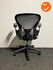 Herman Miller - Aeron - B - Grijze Mesh stoffering - zwart voetkruis 